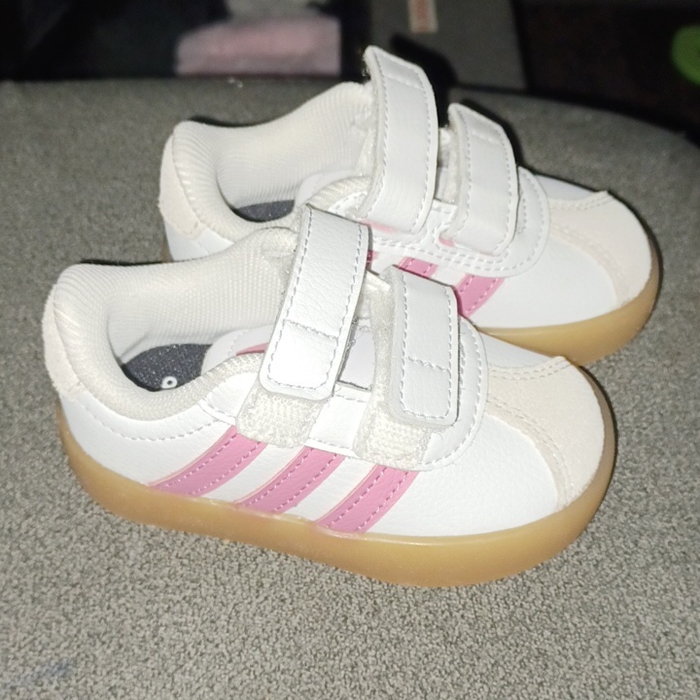 Baby Girls Reeboks - Picture 2 of 4